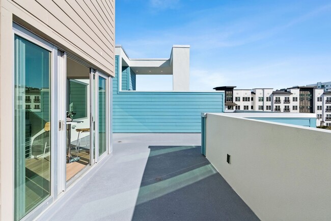 Building Photo - 1343 4th St