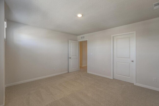 Building Photo - 1611 Maci St