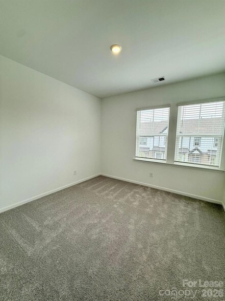 Building Photo - 206 Silver Fleet Dr
