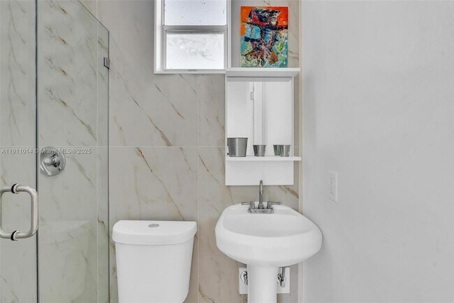 Building Photo - 1623 NW 16th Terrace