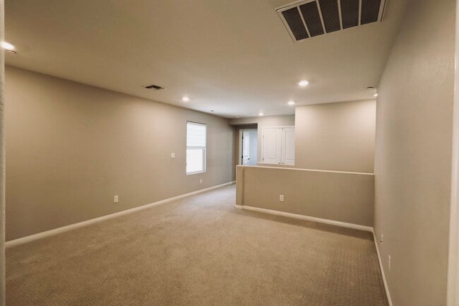 Building Photo - Gorgeous 2 Story Home in Gated Community!