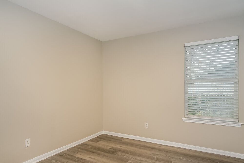 Building Photo - 200 Woodstone Dr