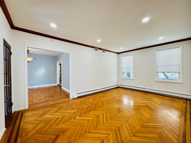 Building Photo - 69 W 39th St