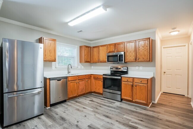 Building Photo - 5001 Satinwood Dr