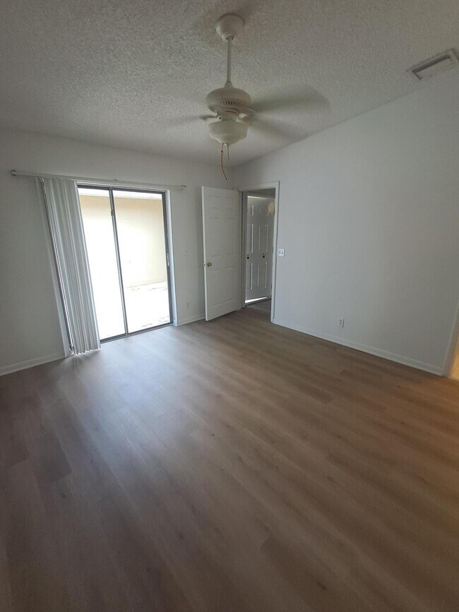 Building Photo - 1465 Hawthorne Pl