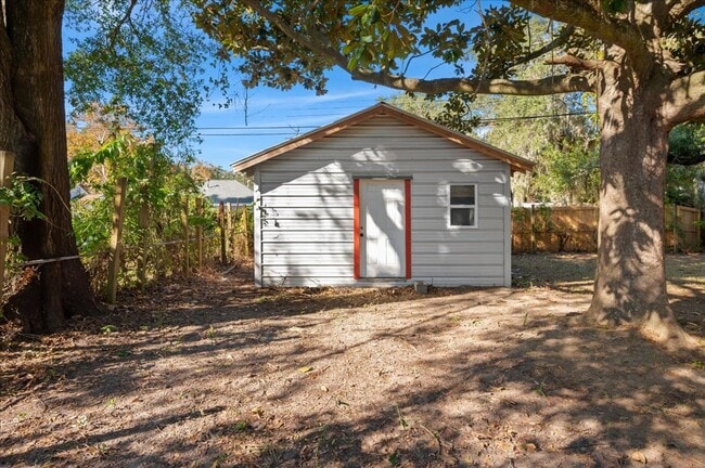 Building Photo - Spacious 2-Bedroom, 2-Bathroom Home in Savannah, GA