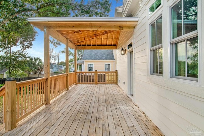 Building Photo - 1105 E Jackson St