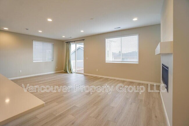 Building Photo - 721 NW 178th Wy