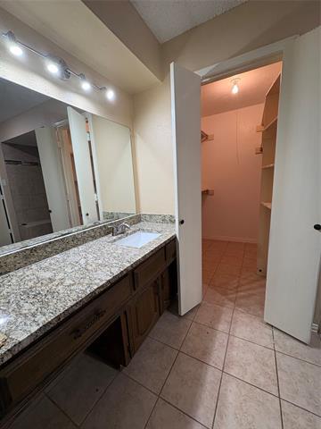 Building Photo - 1025 Cloverdale Ln