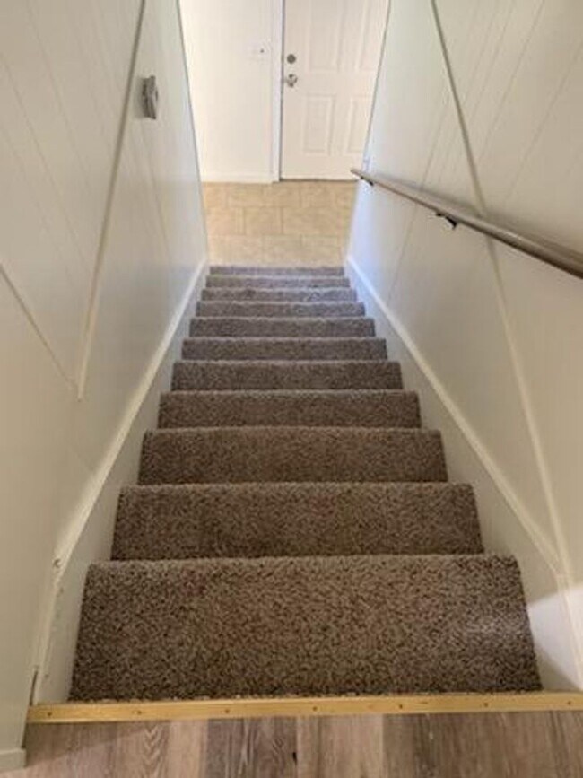 Building Photo - 224 Lamont St