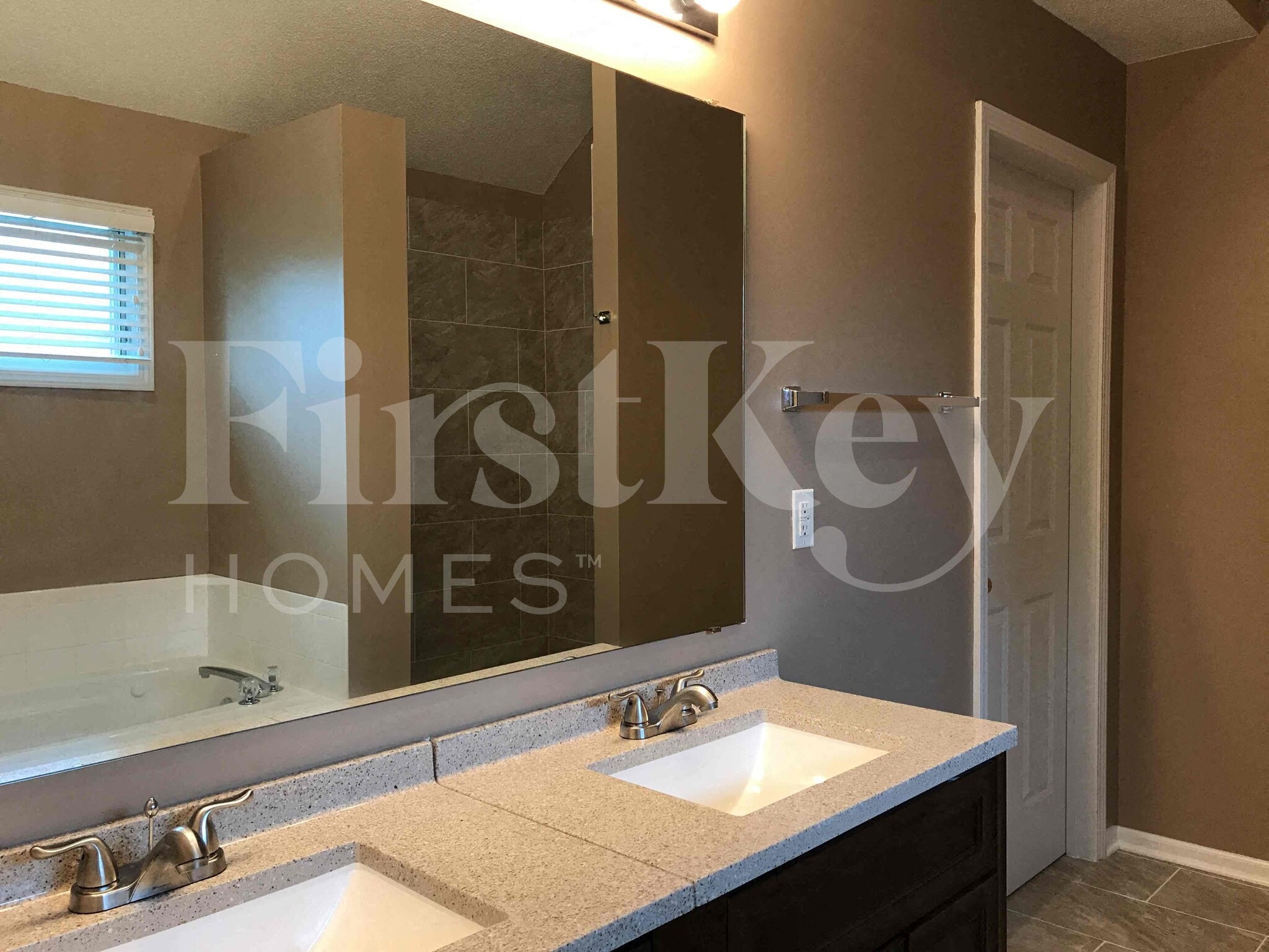 Building Photo - 5212 N Jefferson St