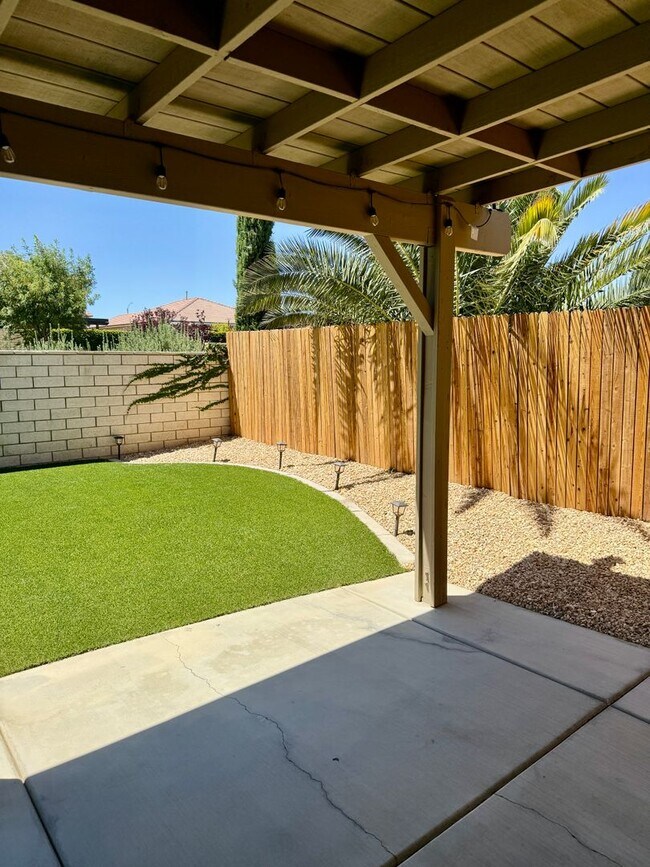 Building Photo - UPGRADED VICTORVILLE HOME