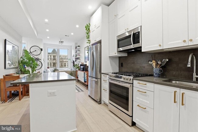 Building Photo - 2812 13th St NW