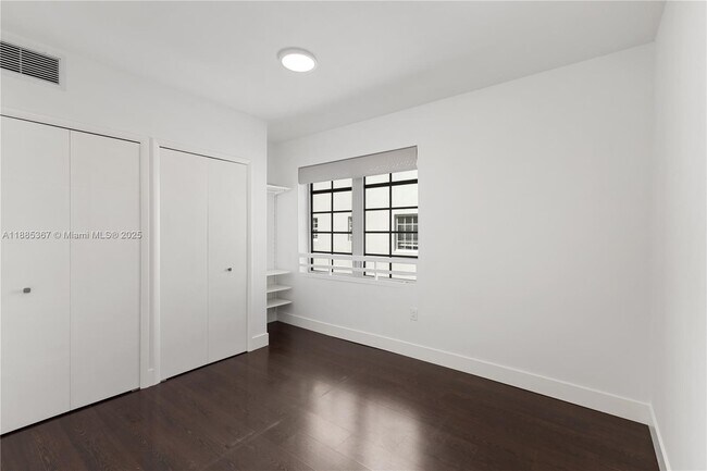 Building Photo - 435 21st St