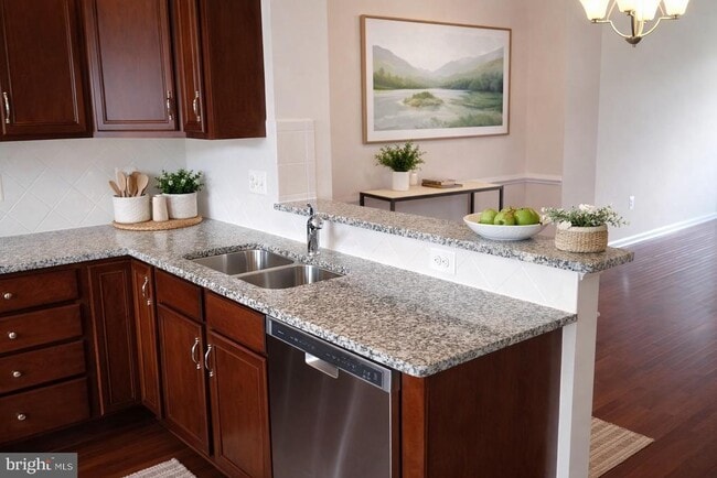 Building Photo - 23109 Dunlop Heights Terrace