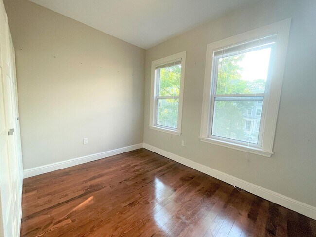 Building Photo - 20 Marie Ave