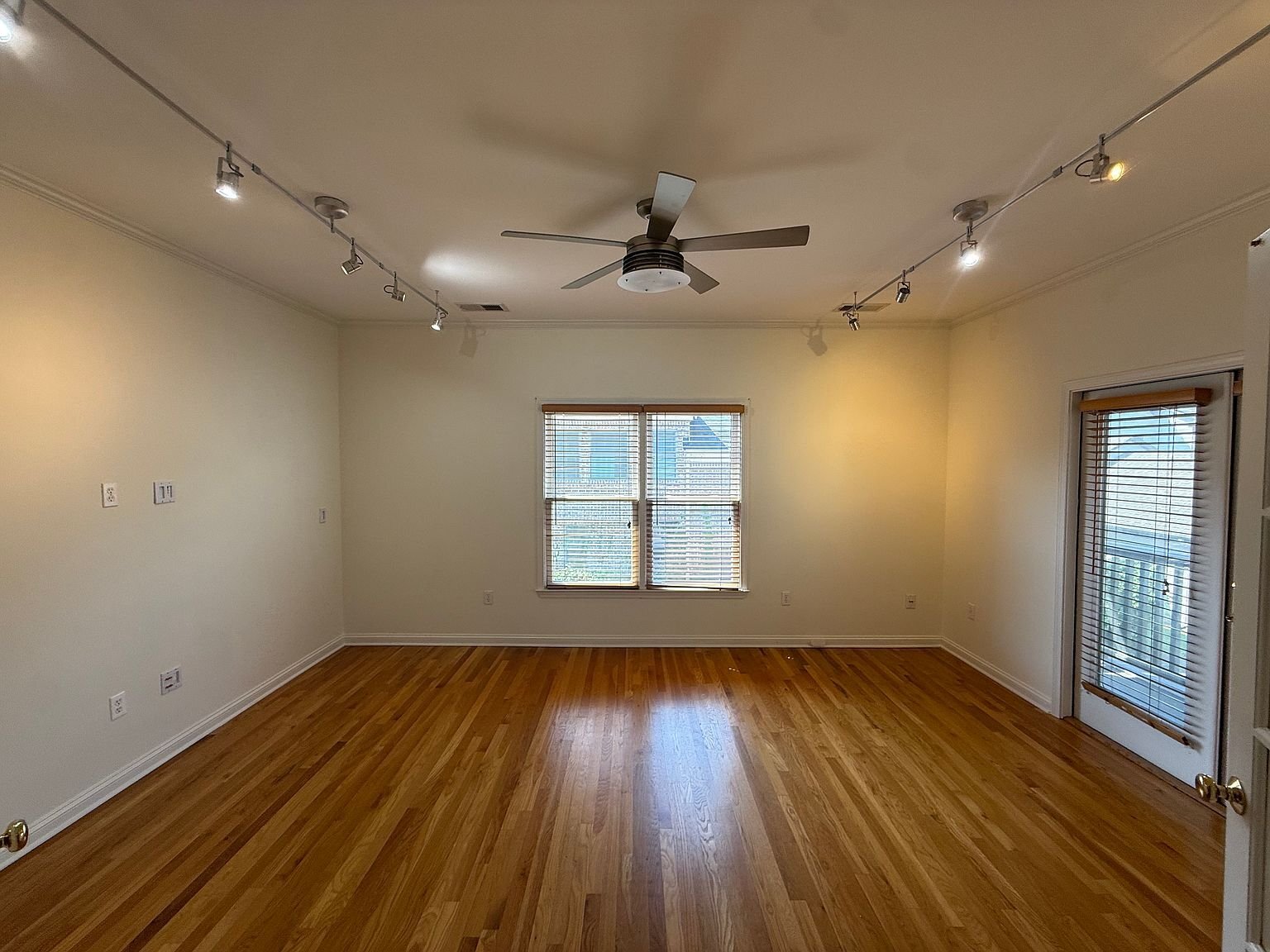 Building Photo - 83 Asphodel Dr