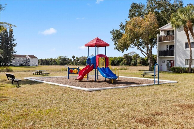 Building Photo - 1133 Benoist Farms Rd