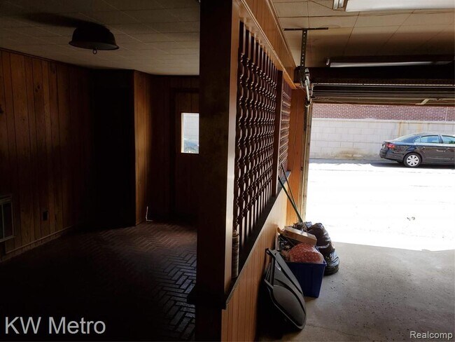 Building Photo - 553 N Old Woodward Ave