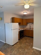 Building Photo - Colonial Gardens