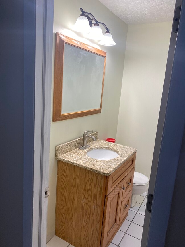 Building Photo - 1540 Burcham Dr