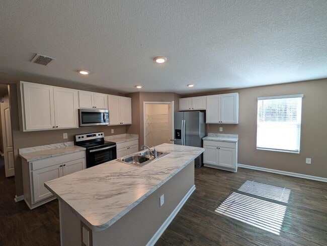 Building Photo - 3107 Rustic Deer Wy