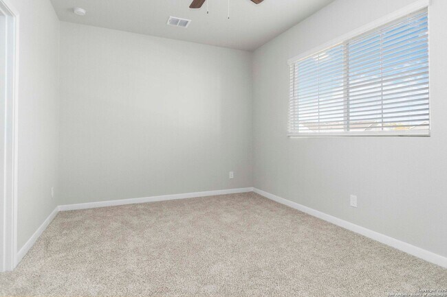 Building Photo - Brand New 3 Bd 3 Full Bath Townhouse Near ...