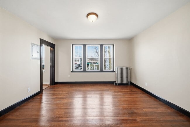 Building Photo - 41 Richardson Ave