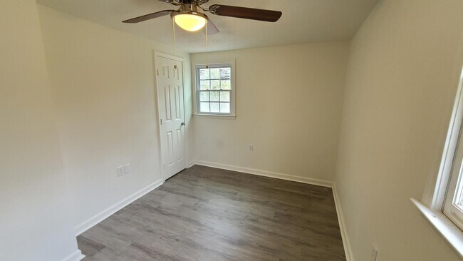 Building Photo - 172 Randall Ave