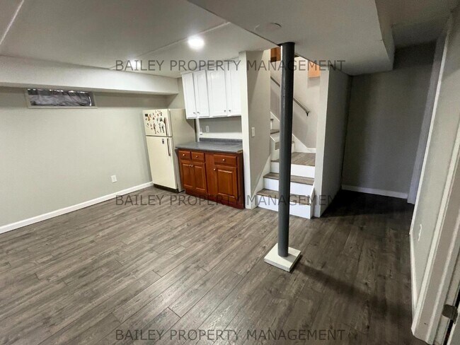 Building Photo - 1661 Richmond Dr