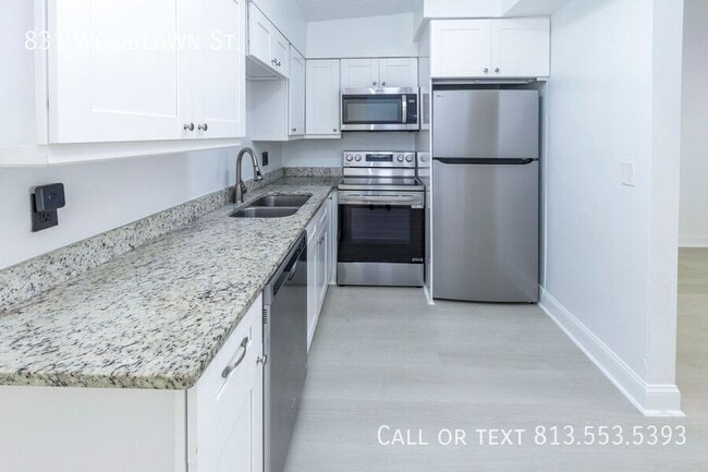 Building Photo - 831 Woodlawn St