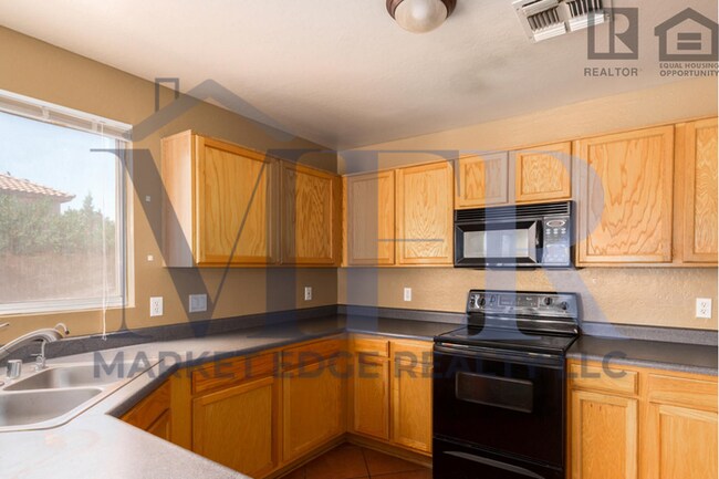 Building Photo - 4Bed/2Bath Home in El Mirage! $199 MOVE-IN...