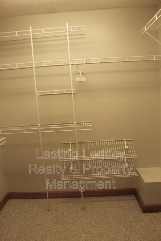 Building Photo - 1056 Hasty School Rd