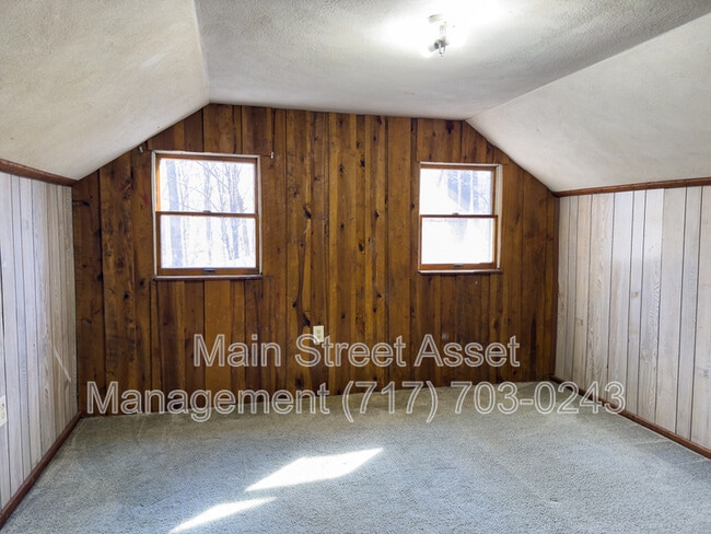 Building Photo - 735 Yellow Hill Rd