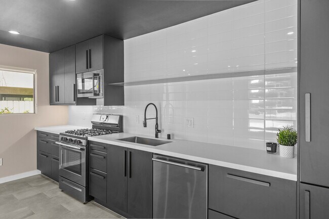 Building Photo - Essex Modern Living