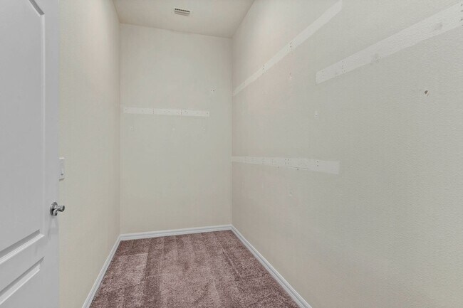 Building Photo - 4 bedroom in Apopka available now!