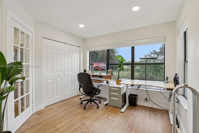 Building Photo - 2926 S University Dr