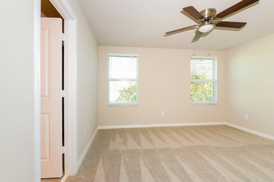 Building Photo - 3557 San Bernardino Way