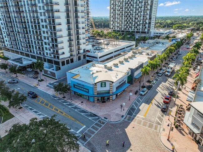 Building Photo - 5300 Paseo Blvd