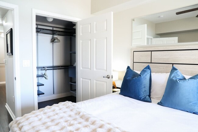 Building Photo - THE UPTOWN | Modern | Furnished | Bankers Hill Condo | Across from Balboa Park