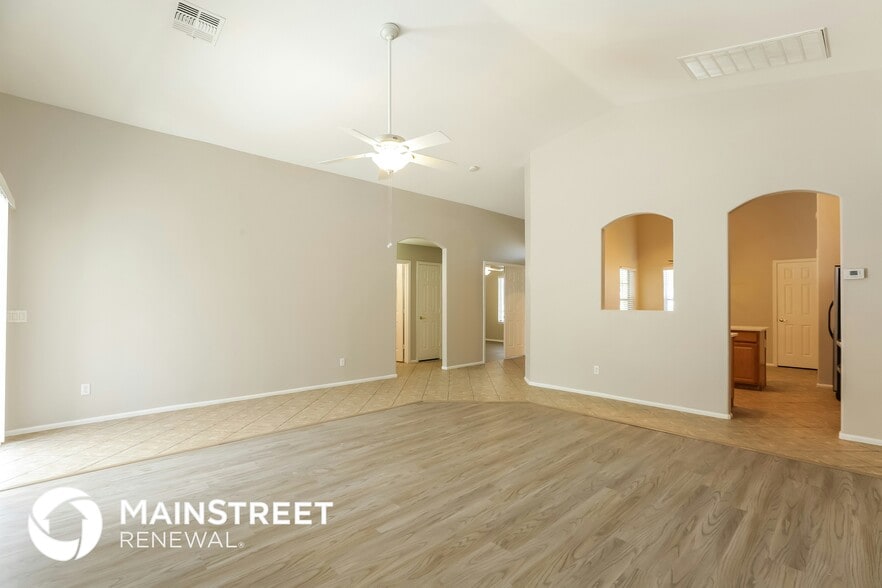 Building Photo - 12409 W Apache St