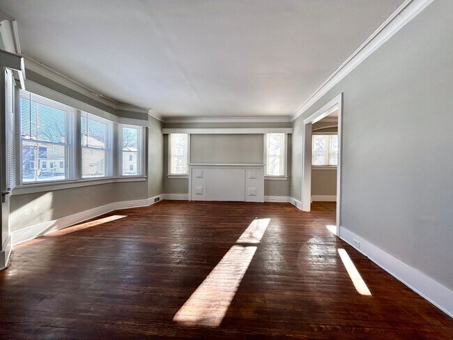 Building Photo - Spacious Four Bedroom Home in Southeast Grand Rapids