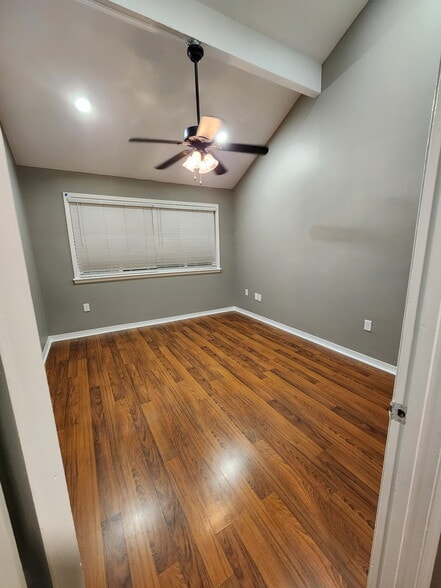 Building Photo - 1246 Sharlo Ave