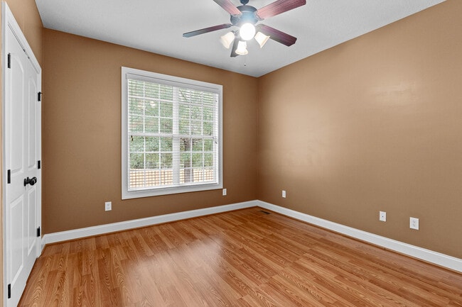Building Photo - 307 Bellhaven Dr