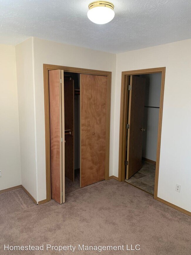 Building Photo - 286-294 Stadium Dr N