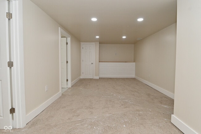 Building Photo - 3928 N Kenwood Ave