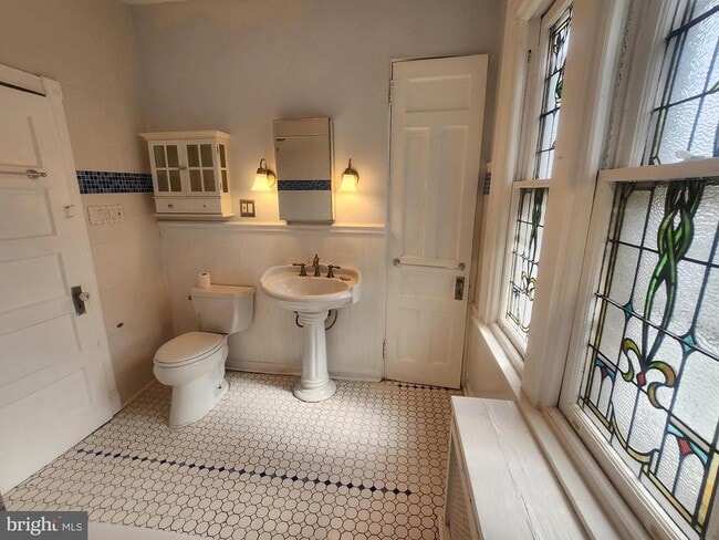 Building Photo - 6709 N 6th St