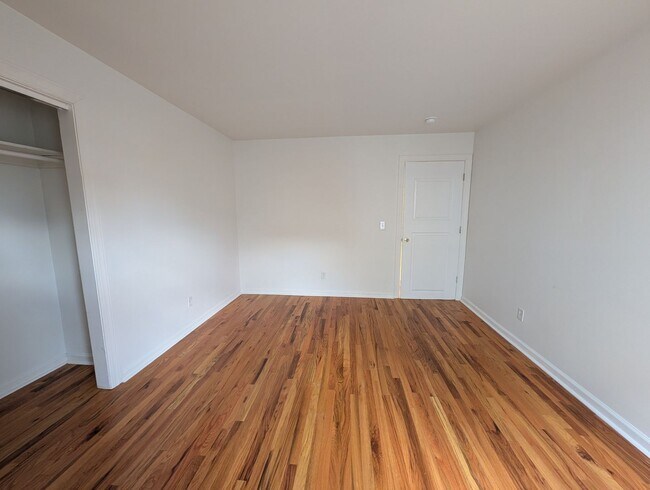 Building Photo - 511 Sewall Ave