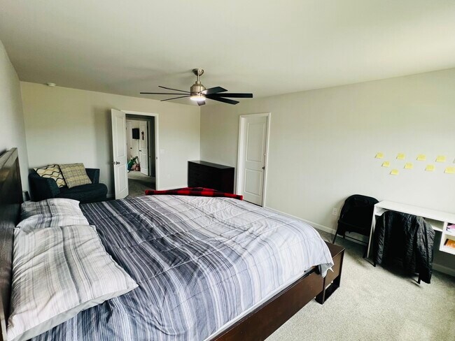 Building Photo - Eagle Creek