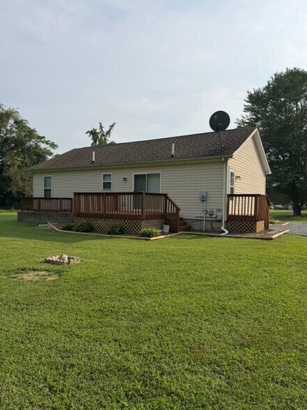 Building Photo - 10457 Hughes Ln